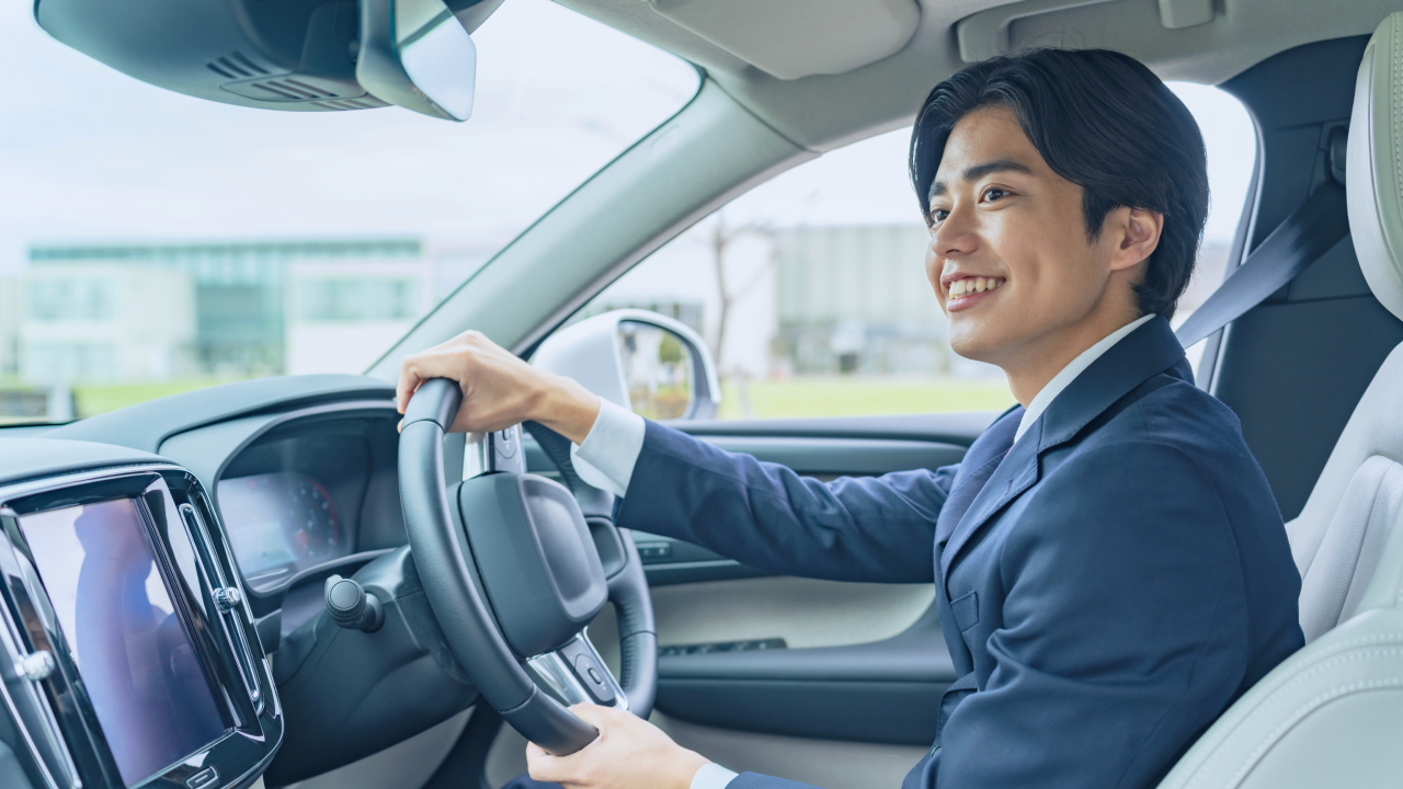 社用車は私用で使える？私的利用時のリスクや企業が行いたい対策についてのサムネイル