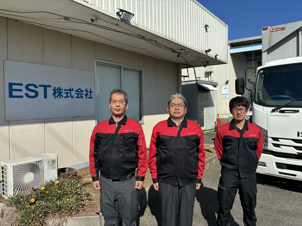 15秒更新のリアルタイム動態管理で複数車両を同時で視認。ドライバーとのコミュニケーションが円滑に